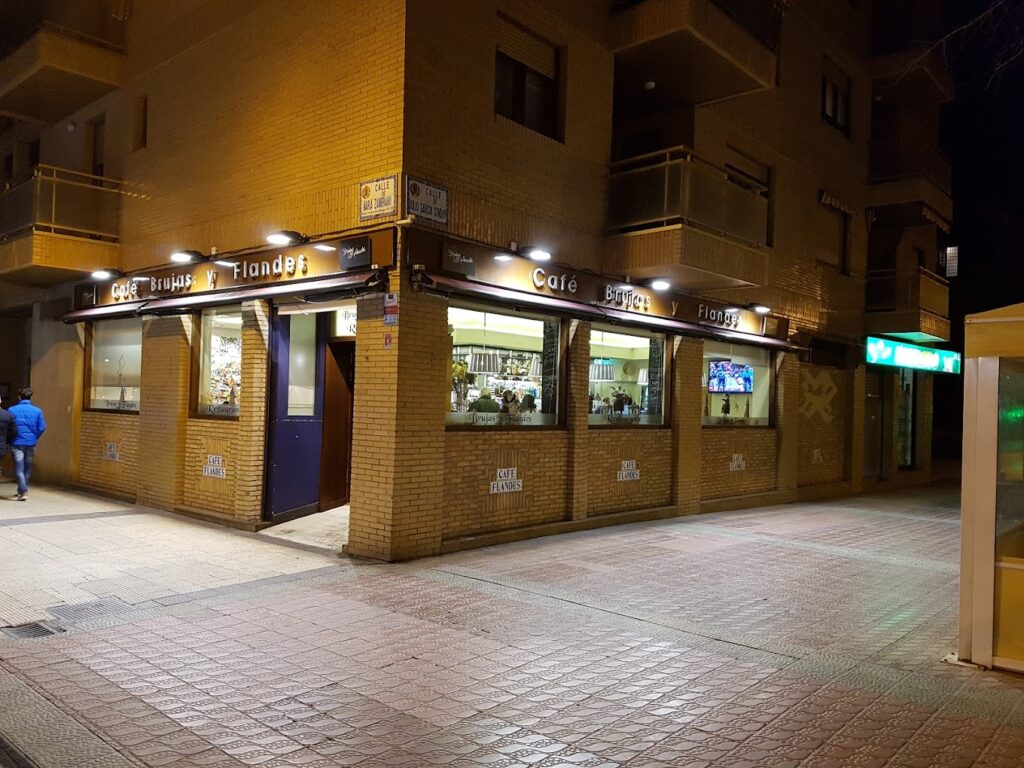 Bar Restaurante en el barrio del Actur, zaragoza, Brujas y Flandes.